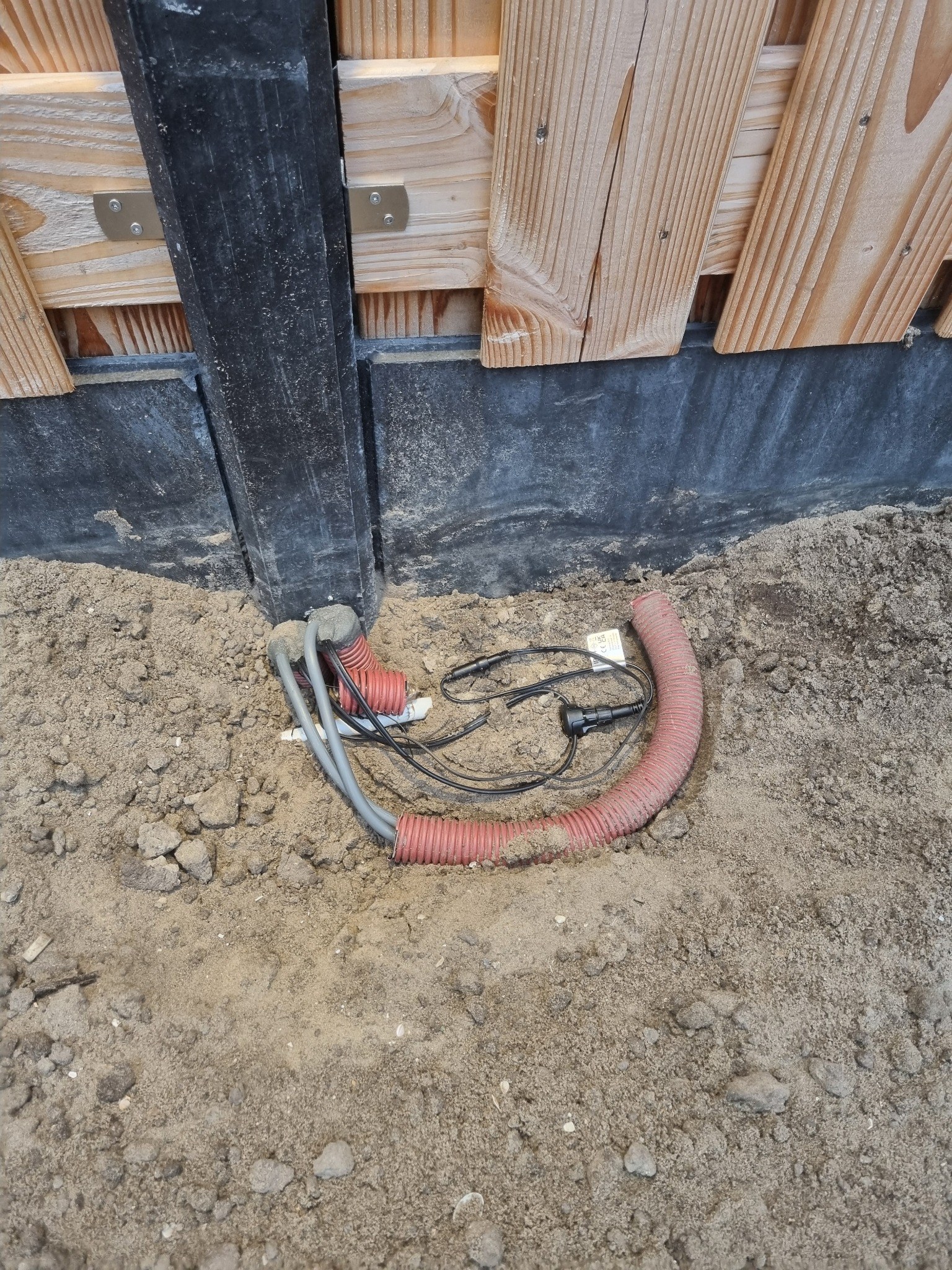 Bekabeling voor tuinverlichting en buitenstopcontacten
